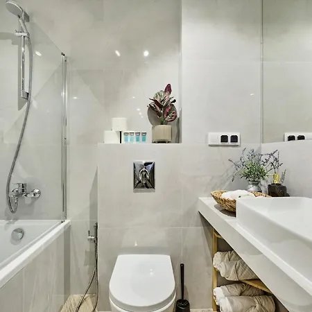 Ac Bath Smart Tv Center