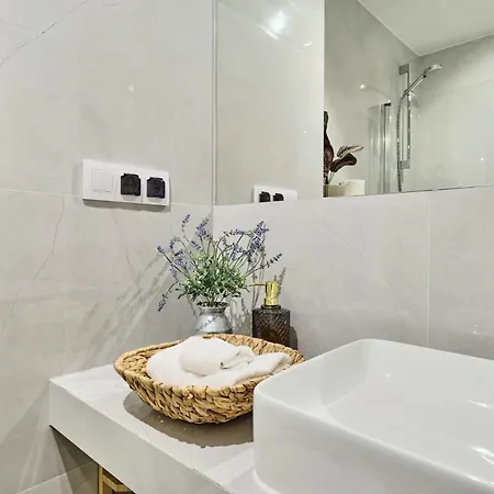Ac Bath Smart Tv Center Apartment Warsaw