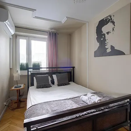 Ac Bath Smart Tv Center * Warschau